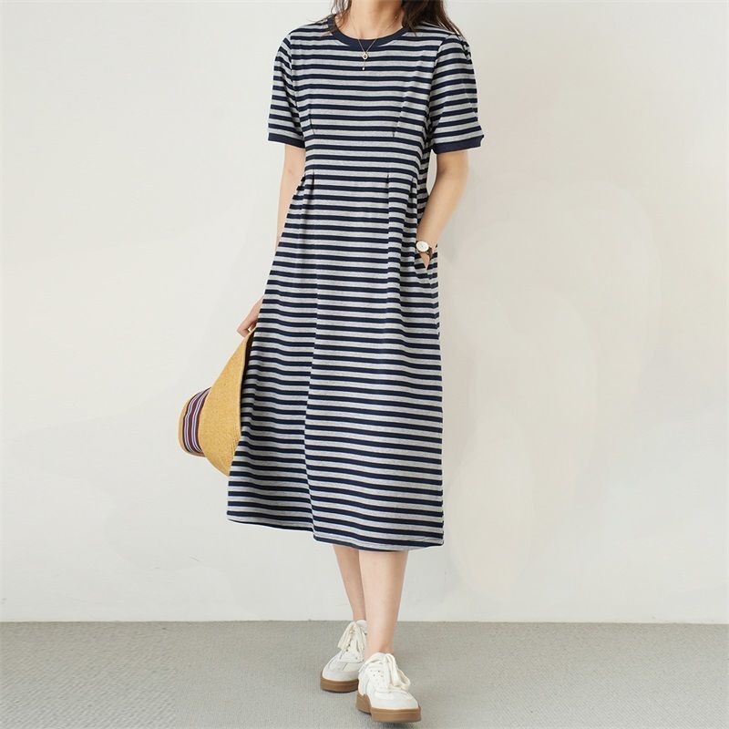 海邊風條紋連衣裙女長款休閒夏季高級感韓版寬鬆顯瘦T恤長裙子