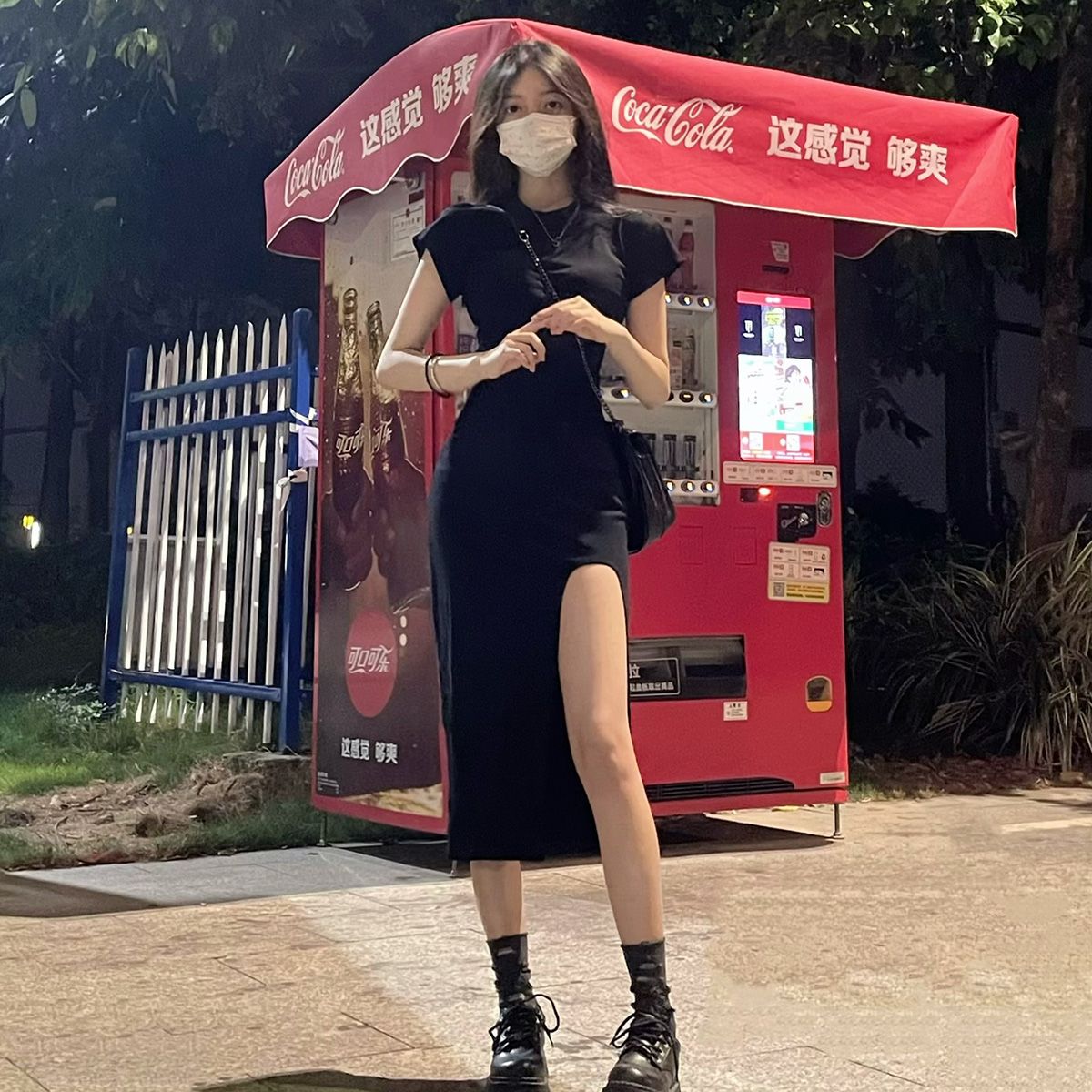 抖音網紅辣妹新款收腰開叉顯瘦連衣裙女夏季高級感氣質包臀長裙子