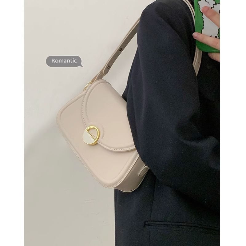 Niche underarm bag women's summer 2023 new trendy high-end fashion small square bag versatile texture Messenger bag