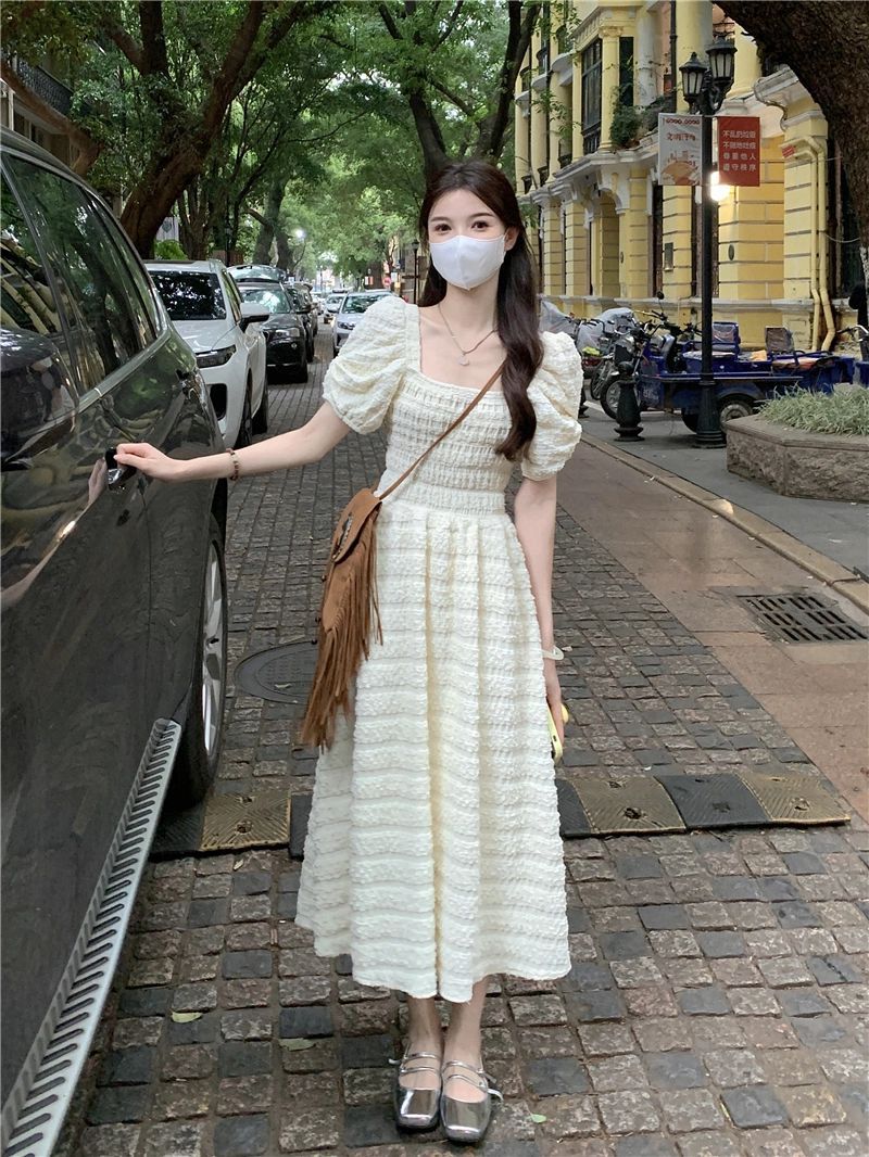High-end French style gentle bubble short-sleeved square-neck dress 2023 women's summer temperament sweet and thin first love dress