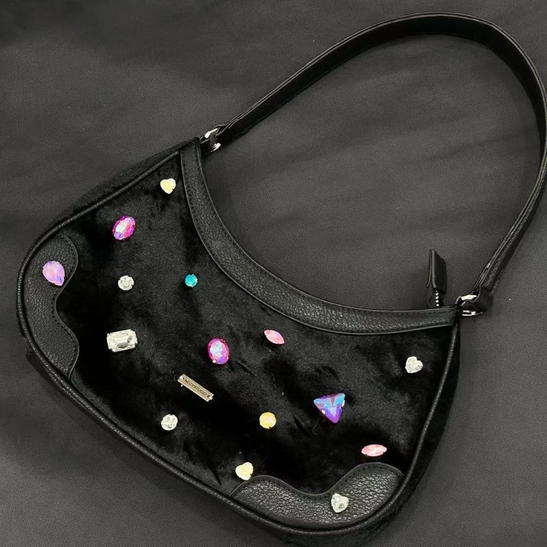 This year's popular color diamond bag women's  spring and summer new fashion all-match full diamond bag one-shoulder portable underarm bag