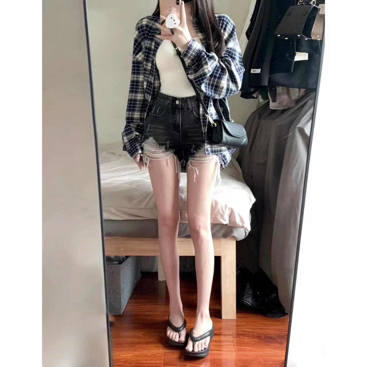 Black and gray raw edge denim shorts women's high waist washed ripped raw edge American style package buttocks showing legs long hot girl hot pants