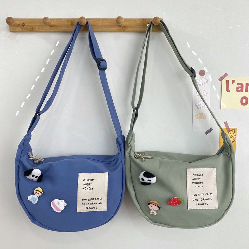 Dumpling bag for women, Korean version, trendy and versatile, ins style student crossbody bag, fashionable internet celebrity single shoulder large capacity canvas bag
