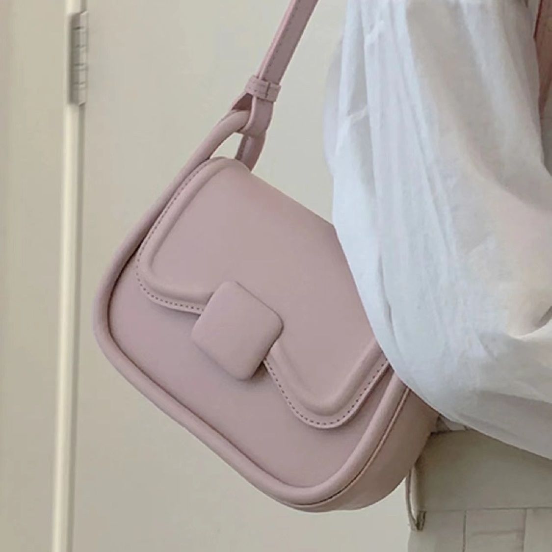 Sweet niche underarm bag women 2023 new trendy spring and summer fashion small square bag all-match single shoulder bag Messenger bag