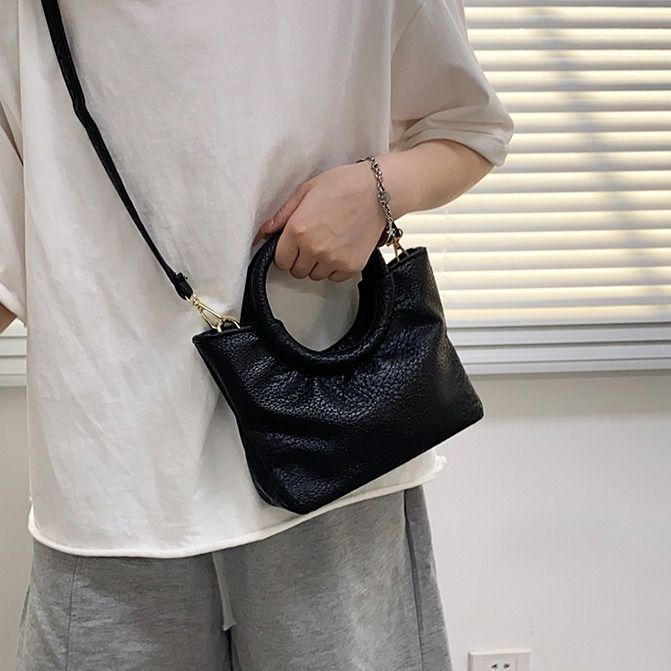 Summer fashion bag women's  new trendy niche design high-level all-match work commuting shoulder Messenger bag