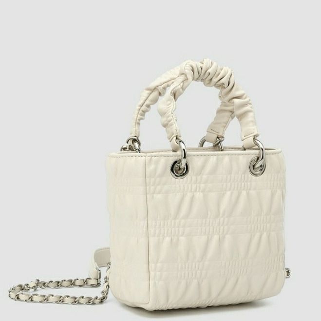 Bag women's 2023 personality new ins high-end diagonal bag niche design fashion pleated portable shoulder bag