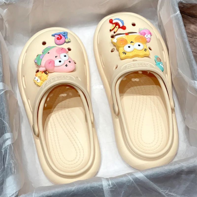 Baotou half-slippers for women to wear outside and feel like stepping on shit 2023 new summer style cute cartoon thick-soled hole shoes girls sandals