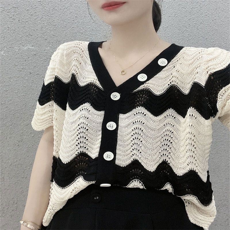 French thin section with striped V-neck knitted cardigan top 2023 summer new women's short-sleeved hollow top trend