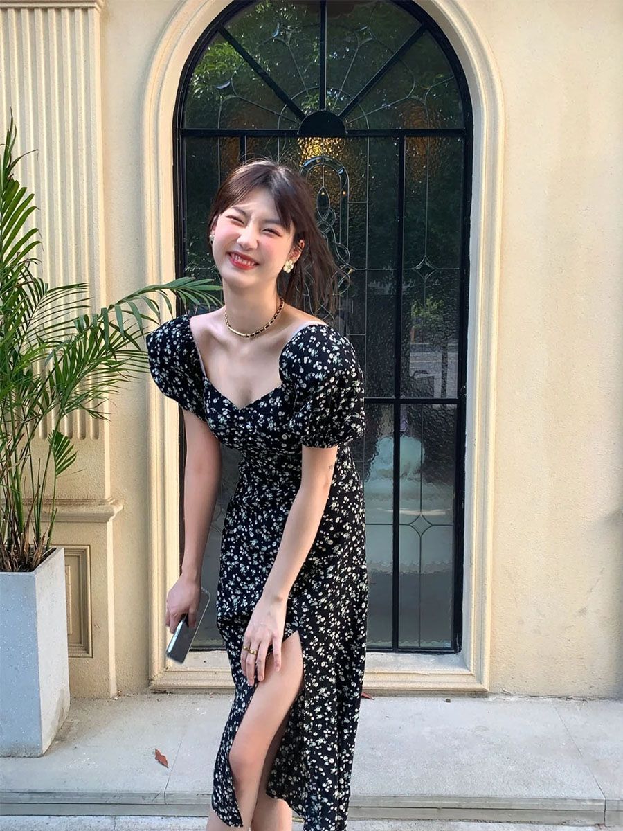 Xiaozi's first love dress with puff sleeves French floral dress women's short-sleeved square collar high slit black tea break skirt