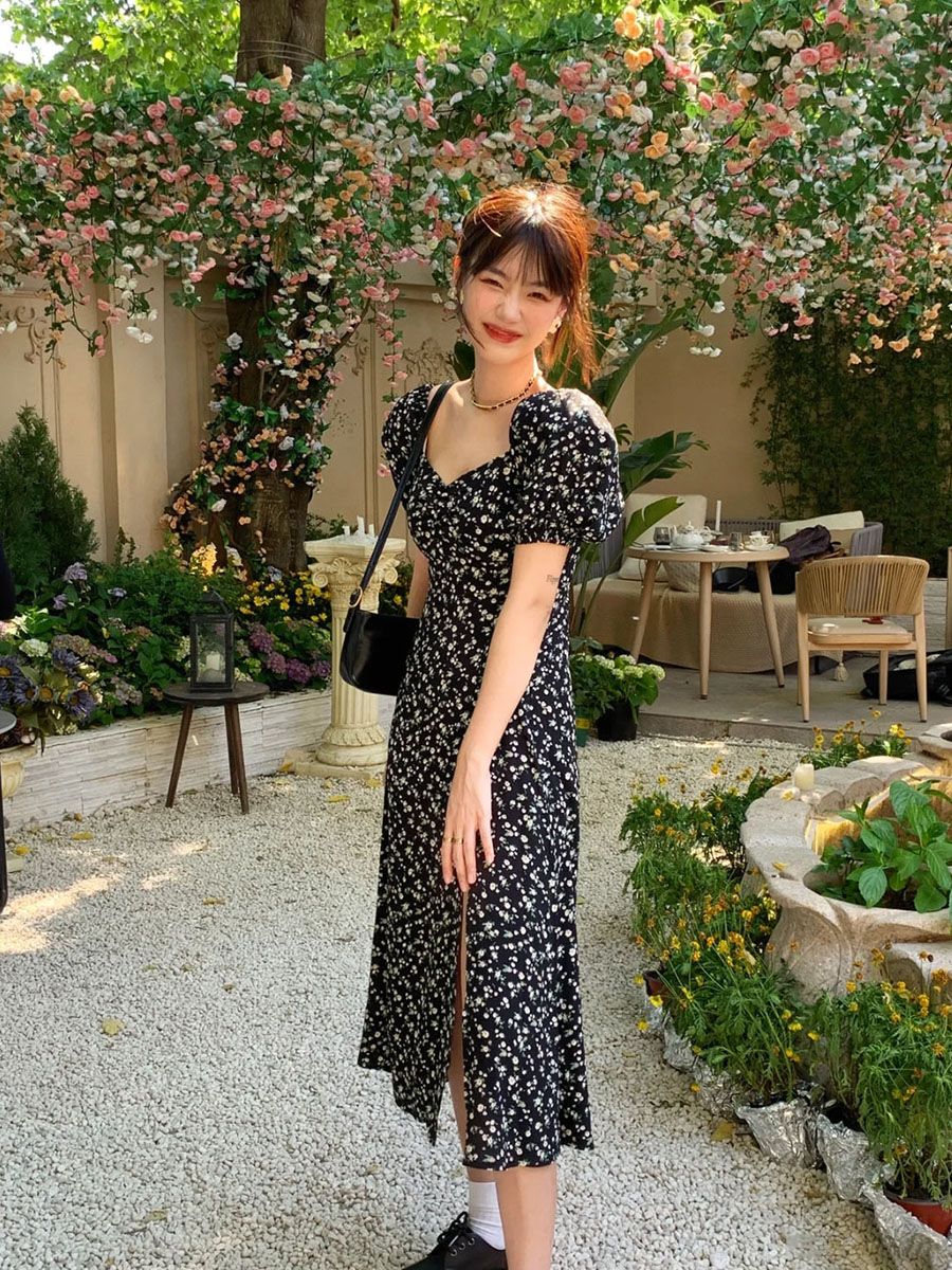 Xiaozi's first love dress with puff sleeves French floral dress women's short-sleeved square collar high slit black tea break skirt