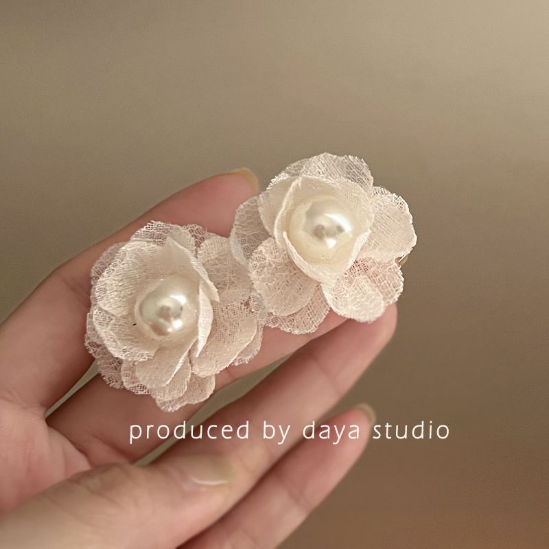 Camellia Floating Dream Super fairy atmosphere French lace flower pearl earrings high-end niche temperament gentle ear clips
