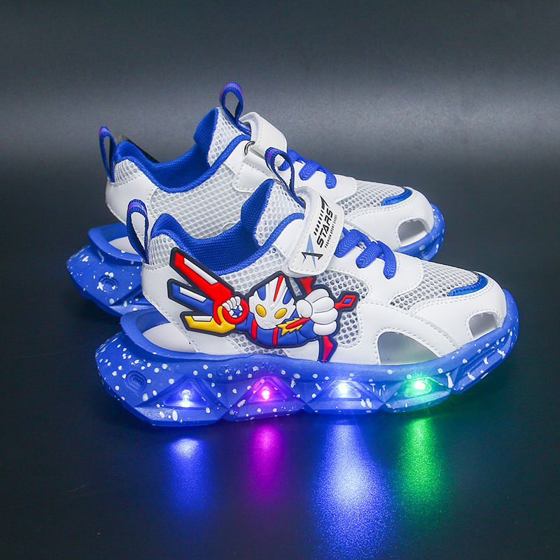 Ultraman with lights Baotou sandals for boys 2023 summer new mesh breathable baby children's sports sandals