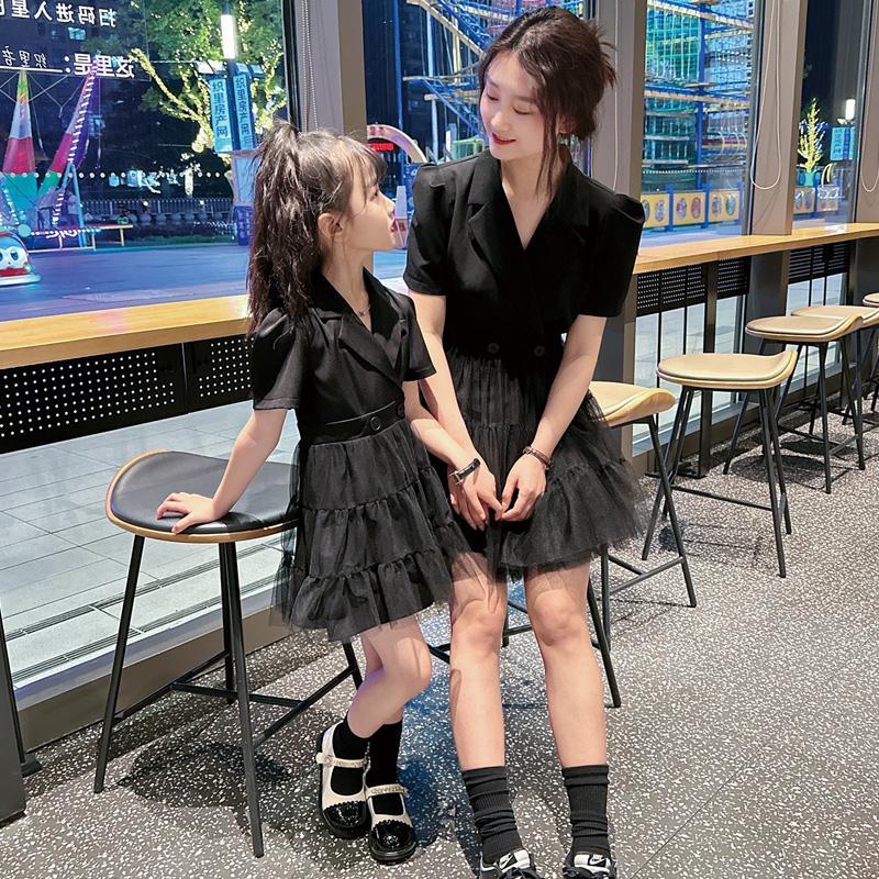2023夏季新款親子女童中大童時尚女孩夏裝洋氣時髦收腰西裝連衣裙
