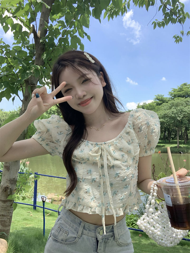 甜美碎花襯衫女裝夏季新款法式泡泡袖襯衣短款短袖茶歇上衣小個子