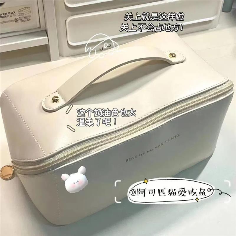 化妝包女便攜式大容量外出旅行高級感2023新款超火防水化妝收納包