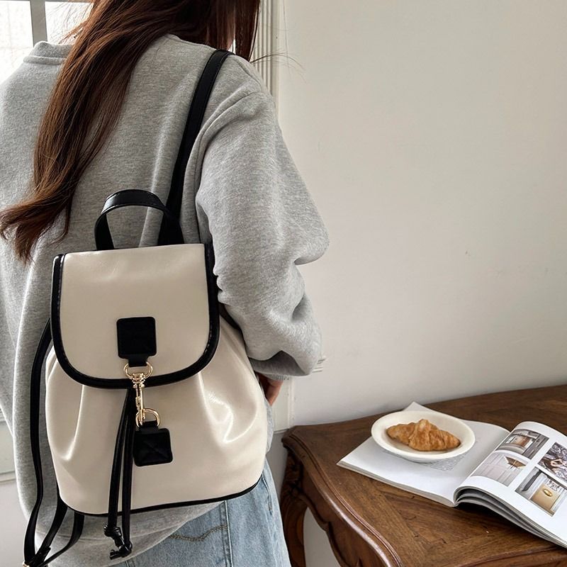 Xiaoxiangfeng Backpack Women's 2023 New Bag Contrast Color Fashion Casual Simple Flip Versatile Small Backpack Student