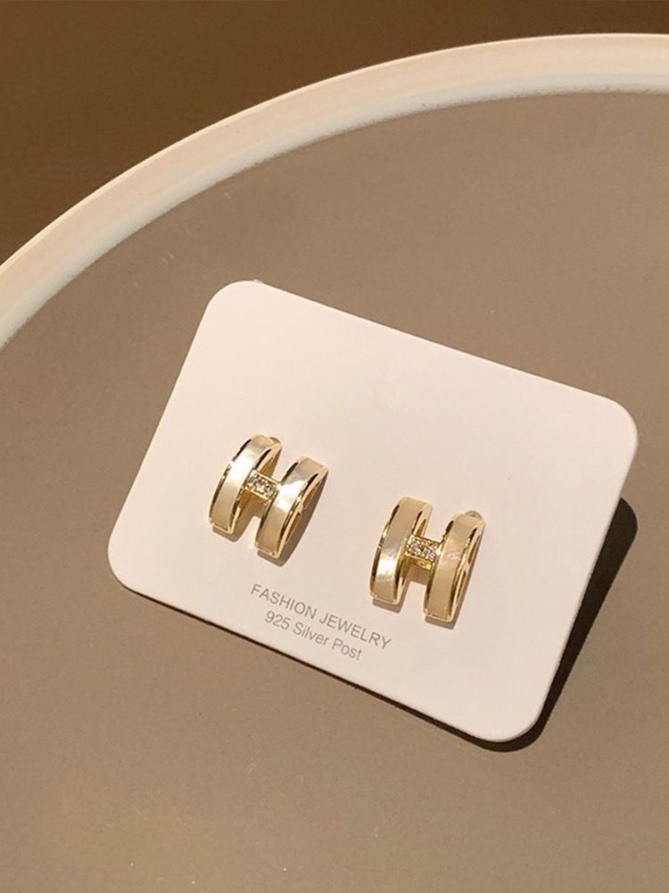 925银针气质高级感字母H耳钉2023年新款潮小众设计感纯银针耳环女