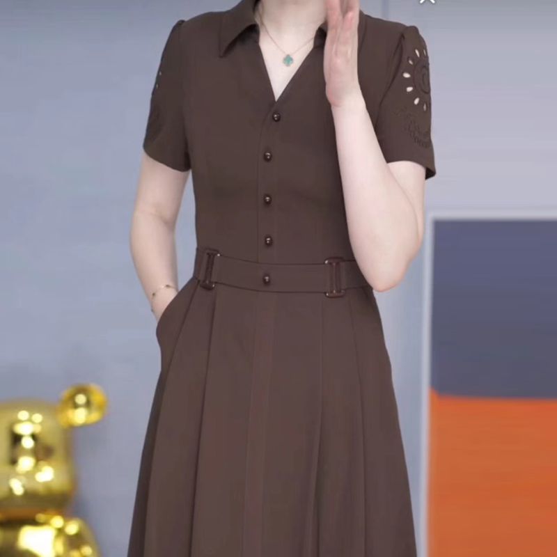 高檔冰絲緞氣質連衣裙女2023夏季短袖新款時尚簡約遮肉顯瘦裙子