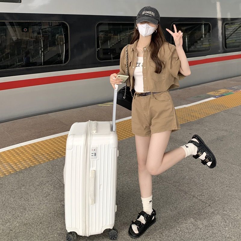 Loose half-sleeved short coat top women's clothing summer  new slimming wide-legged high-waisted shorts two-piece set