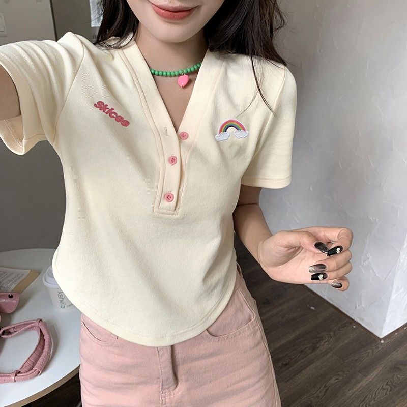 V-neck embroidery short-sleeved t-shirt women's summer 2023 new design sweet and spicy French style slim and thin short top women