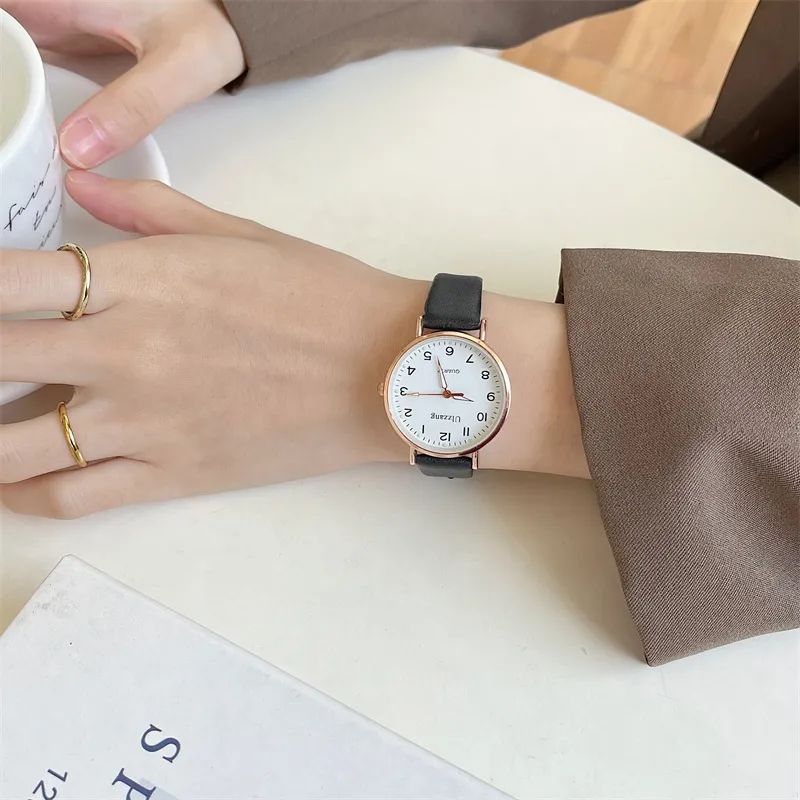 Montre analogique pour étudiants design simple et élégant_voghion.com