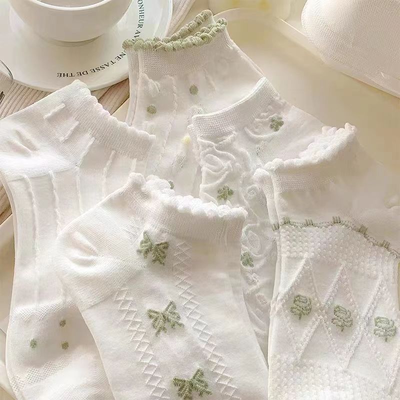 Forest style lace socks for women, shallow mouth, white ins trendy spring and summer thin section, cute Japanese style sweet light green socks