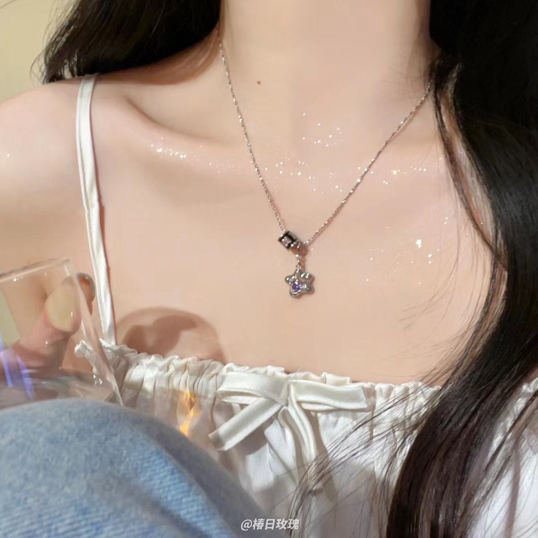 Small waist star pendant clavicle chain female ins light luxury niche design high-end sense net red hot girl sweet cool necklace