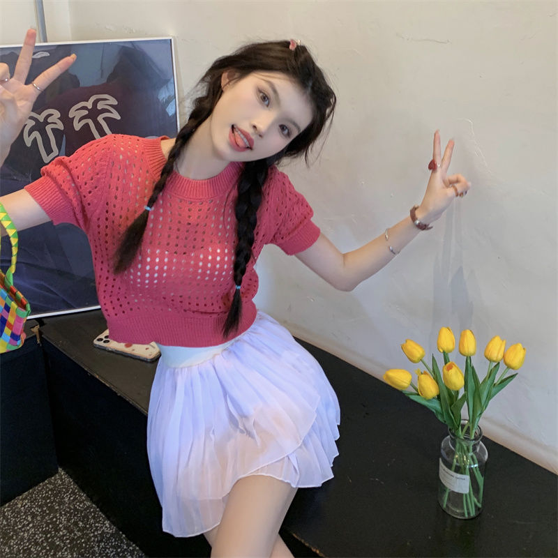 Korean version of the chic hollow short-sleeved knitted sweater women's summer 2023 new design sense niche slim short top trend