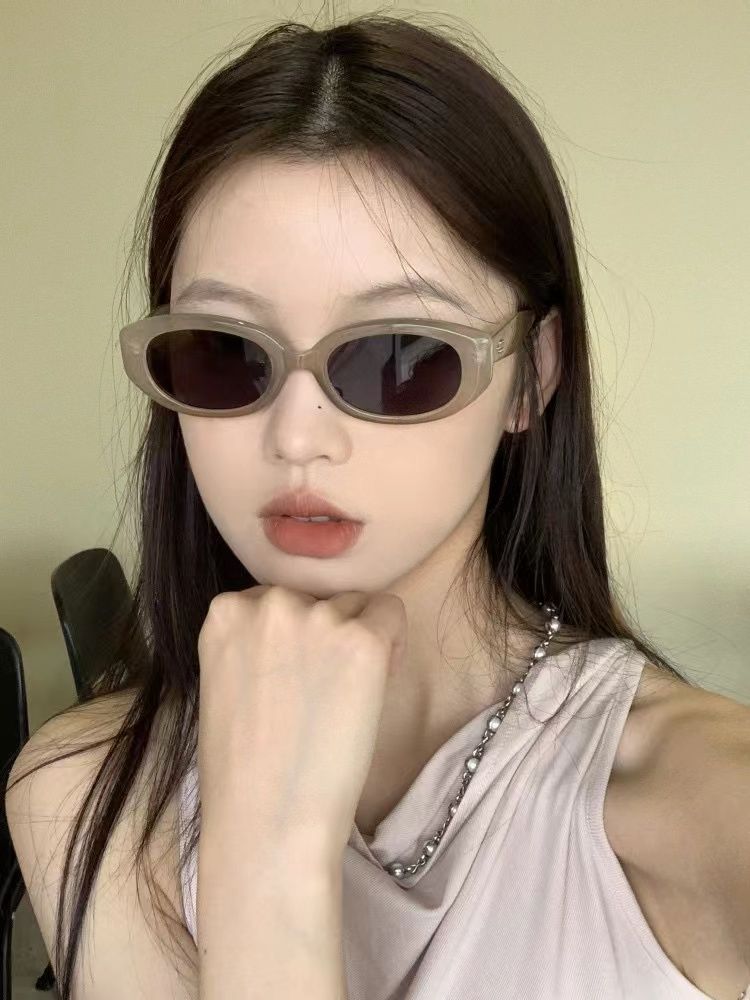 Internet celebrity gm brown sunglasses for women slimming oval cream tea European and American retro hottie high-end sunglasses