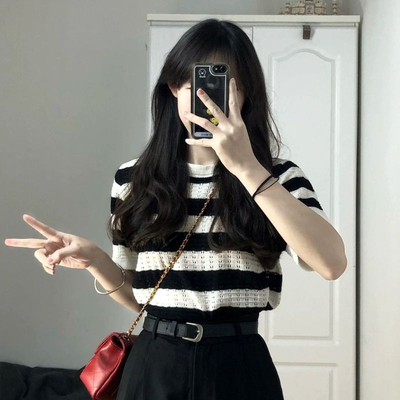 High-end black and white striped ice silk knitted sweater short-sleeved t-shirt women's summer shoulders unique chic short tops