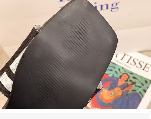 Μεγάλες κόκκινες παντόφλες για γυναίκες που βγαίνουν έξω το καλοκαίρι του 2023, νέες προσφορές, ελαφριά πολυτελή, casual, άνετα, σανδάλια για το σπίτι με ίσιο κάτω μέρος_voghion.com