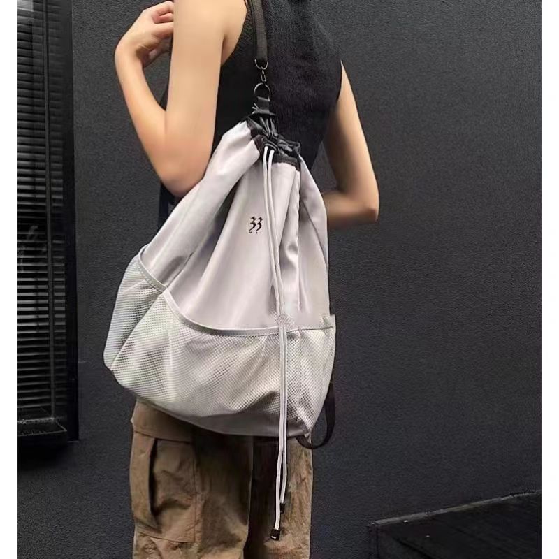 美伢FUZZYKON 原創設計 立體膠印太空灰尼龍輕巧大容量網眼雙肩包