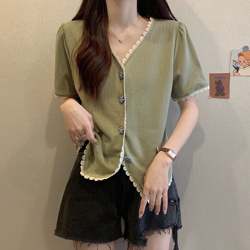 Large size fat mm lace V-neck short-sleeved shirt 2023 summer new style French temperament small fresh slim top for women
