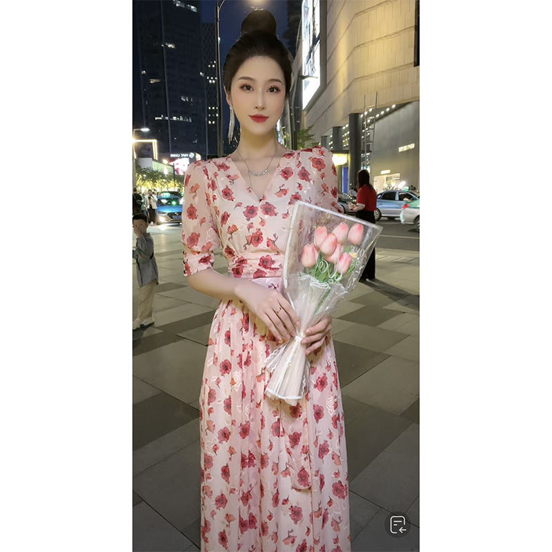 2023夏季新款洋氣碎花連衣裙氣質顯瘦法式收腰時尚仙女裙長裙印花