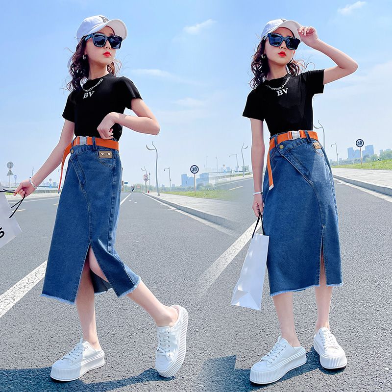 兒童夏裝女套裝2023新款網紅牛仔吊帶背心時尚洋氣牛仔裙子三件套