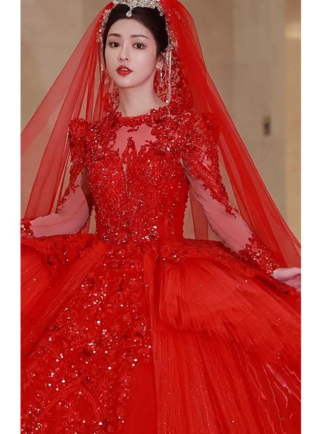 Red wedding dress  new bride heavy industry luxury high-quality texture Chinese style long-sleeved main yarn looks thin and long tail