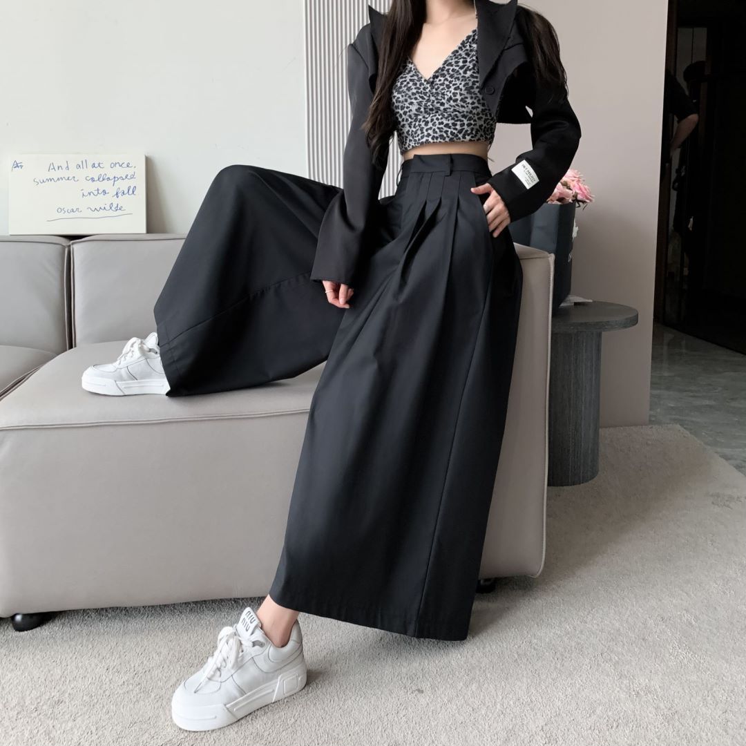 Irregular suit pants and skirts for women in summer, small, loose, wide-legged, wide-legged, high-waisted, slim pleated casual pants.