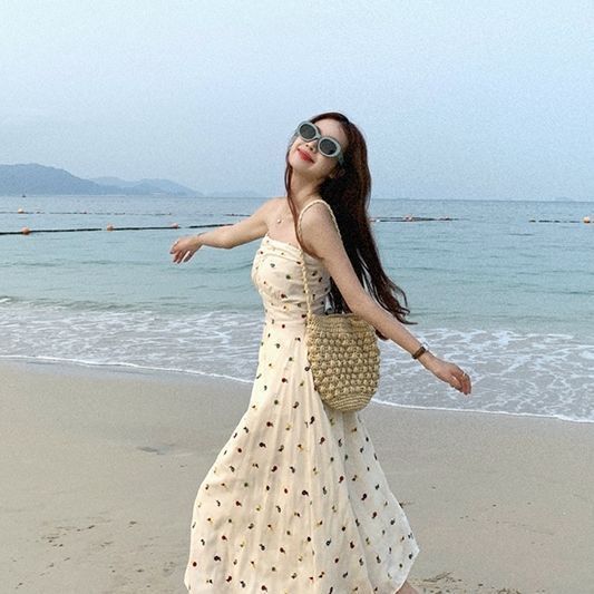 时尚韩版2023新款显瘦收腰时尚法式连衣裙显瘦超仙度假风沙滩裙女