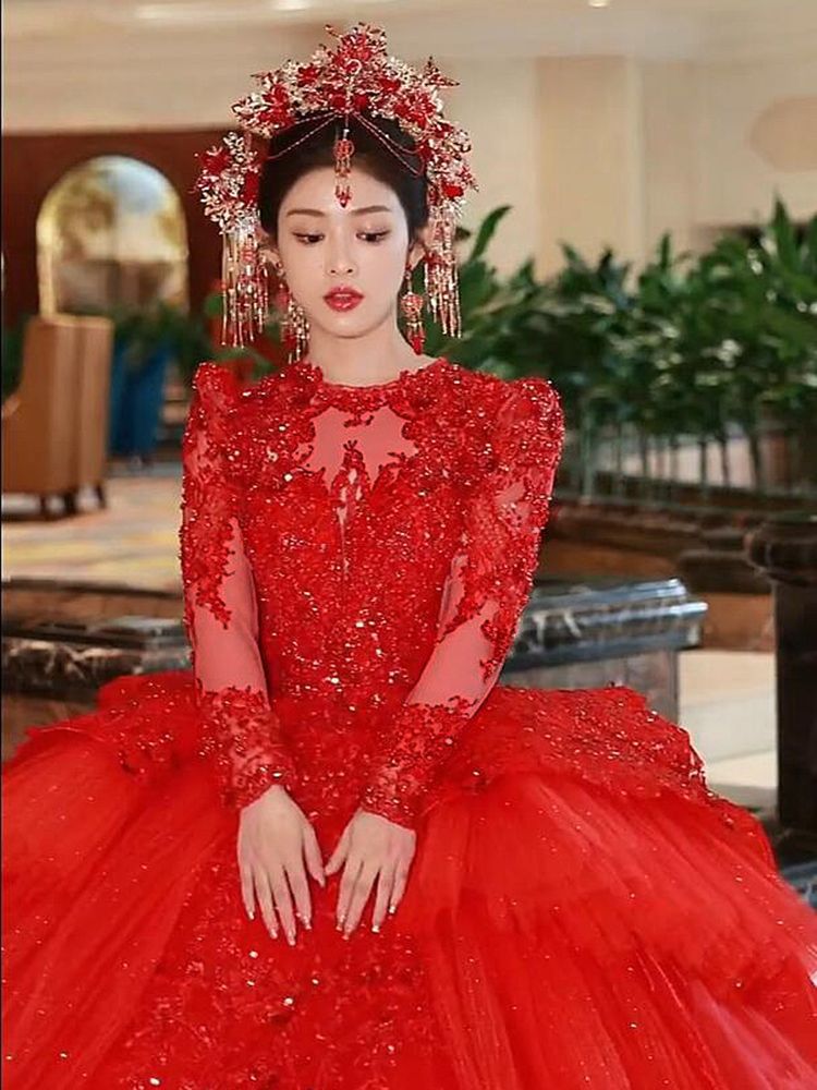 Red wedding dress  new bride heavy industry luxury high-quality texture Chinese style long-sleeved main yarn looks thin and long tail