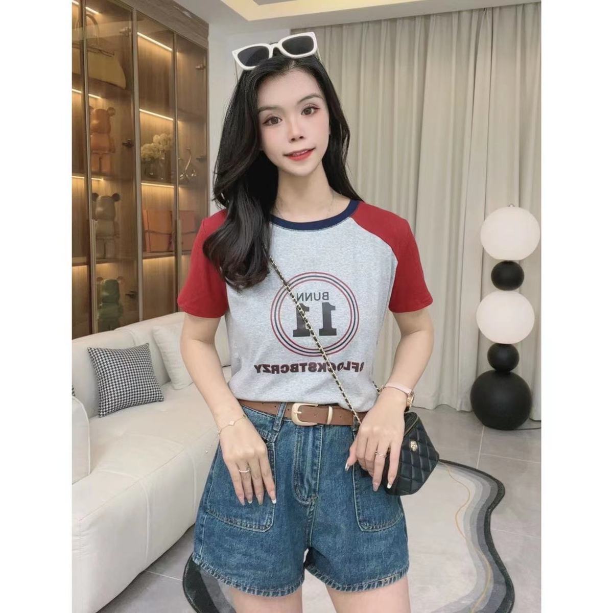 Western style BM style sweet and spicy style age-reducing thin short-sleeved t-shirt summer casual color contrast design sense large size women's top