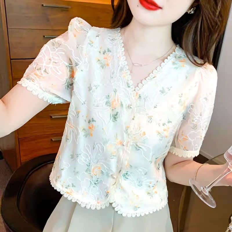 法式別致碎花刺繡襯衫女夏季新款小清新短款修身氣質減齡漂亮小衫