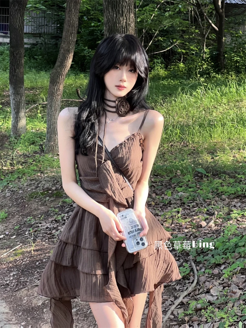收腰顯瘦吊帶連衣裙女夏季復古無袖荷葉邊短裙一字肩露背a字裙子
