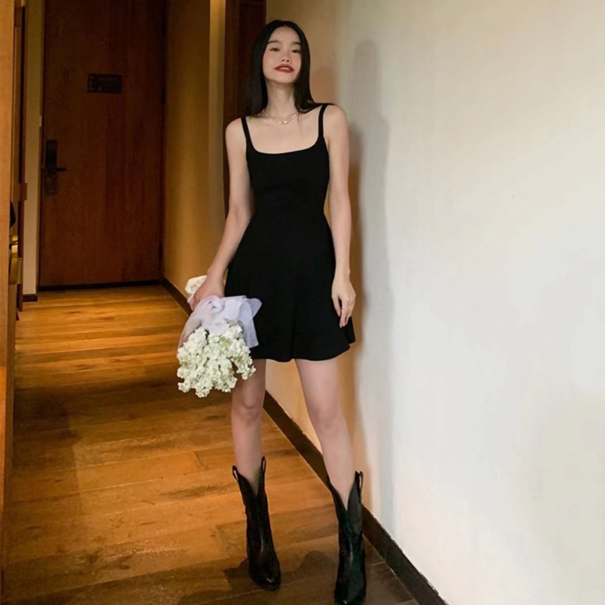 Black suspender dress women's summer 2023 new Korean version slim a-line skirt high-end temperament waist skirt