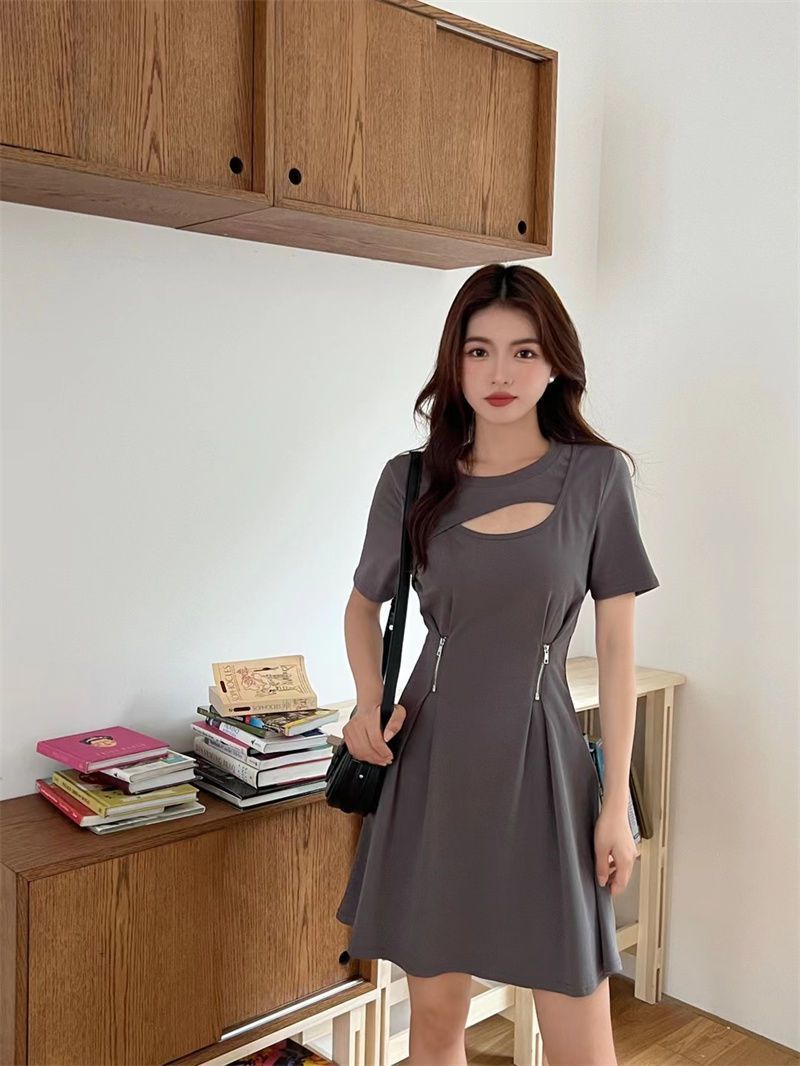 The small waist is thin and the hollow air is summer women's large size short-sleeved cover the meat and the thin and fat mm dress covers the belly