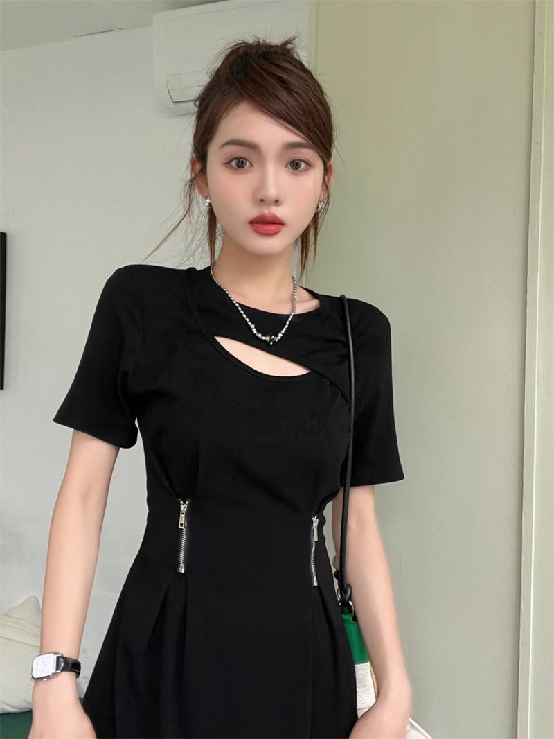 The small waist is thin and the hollow air is summer women's large size short-sleeved cover the meat and the thin and fat mm dress covers the belly