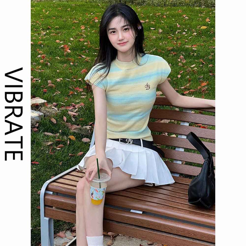 VIBRATE辣妹條紋連肩袖T恤女2023年夏季薄款修身顯瘦半高領針織