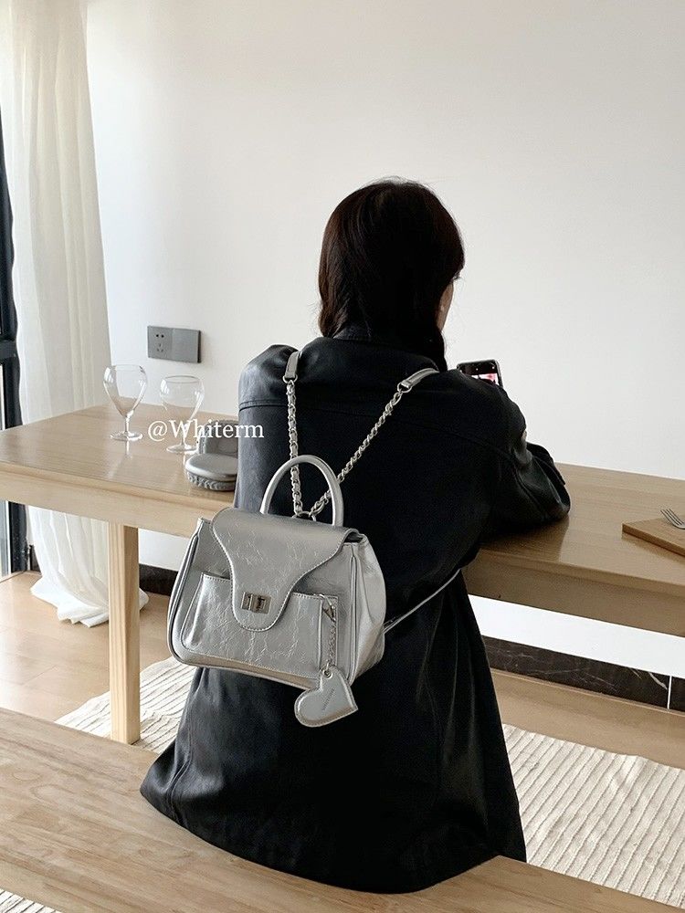 Whiterm韩国新款小众女包时尚油腊皮银色链条双肩包潮小背包