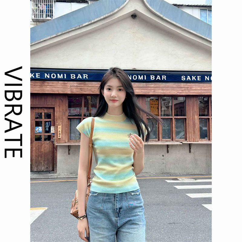 VIBRATE short-sleeved t-shirt female 2023 summer new design sense French sweater small flying sleeve top t-shirt
