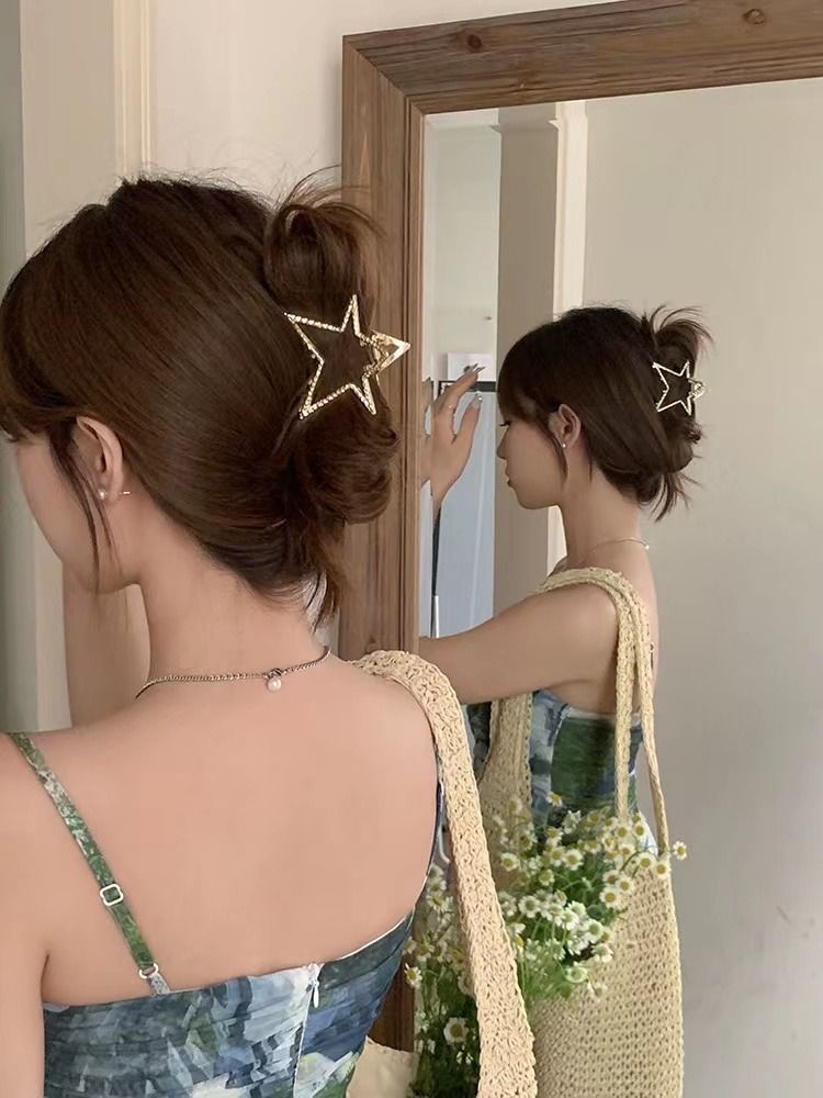 Korean simple five-pointed star clip for women's summer sweet and cool girls with small hair volume hair accessories half-tied hair shark clip on the back of the head