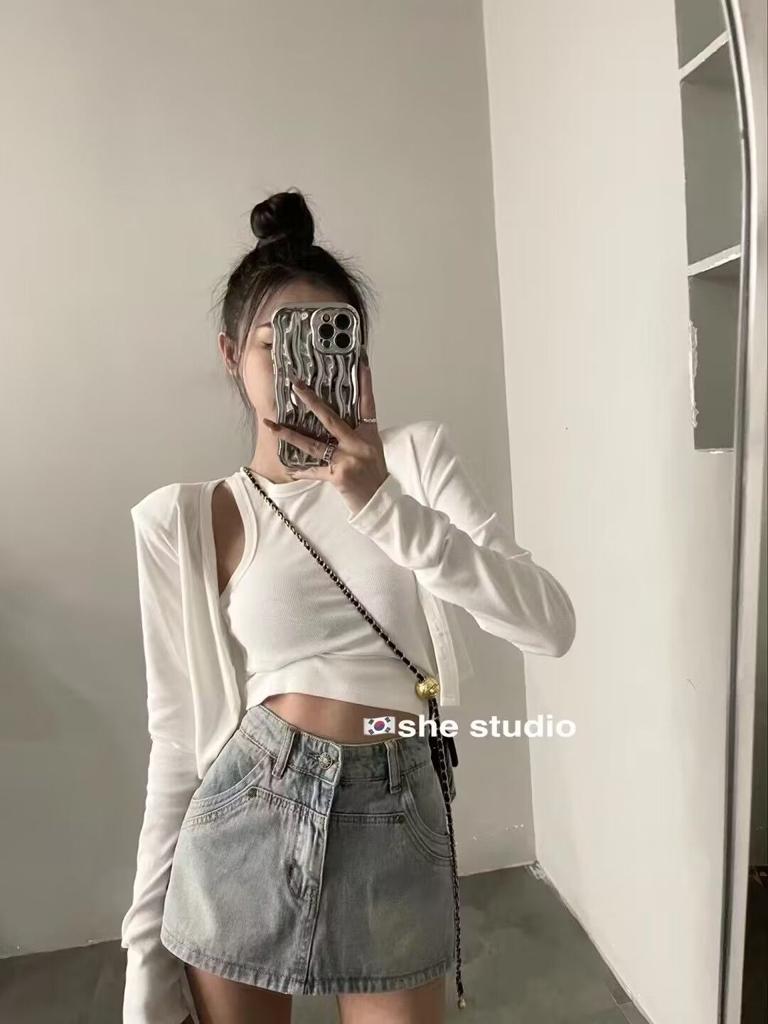 Korean fashion hot girl vest + all-match sunscreen cardigan + slim jeans skirt female summer new temperament suit